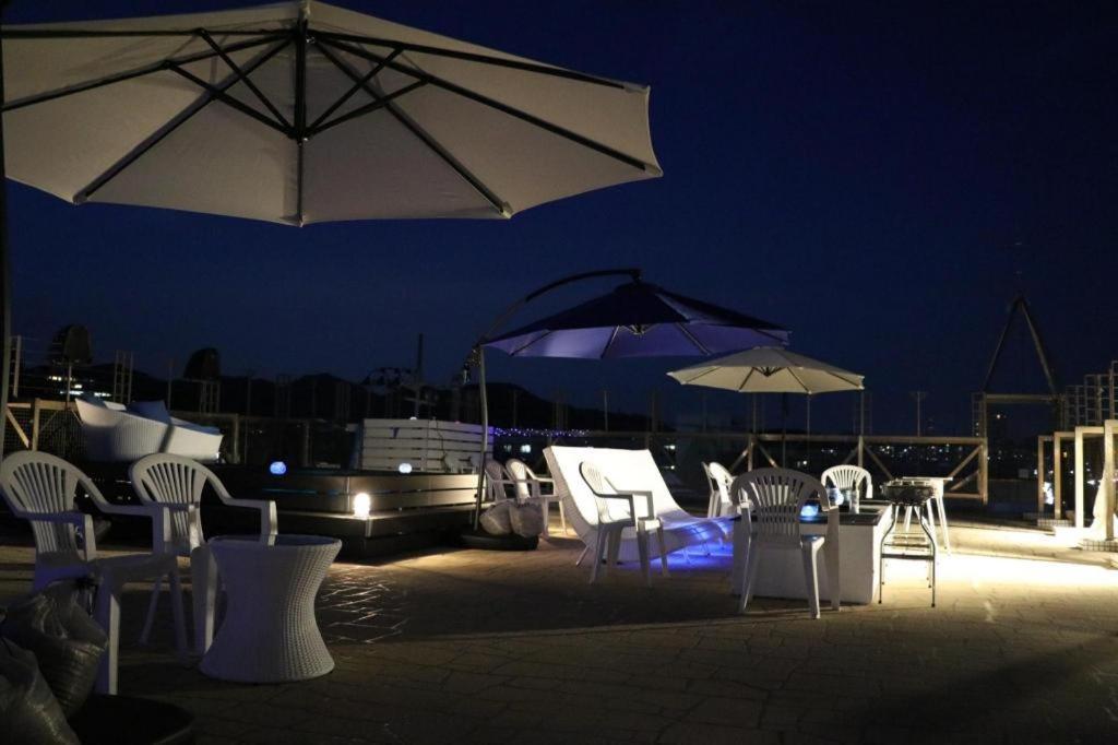 Mykonos Resort Miura Йокосука Экстерьер фото
